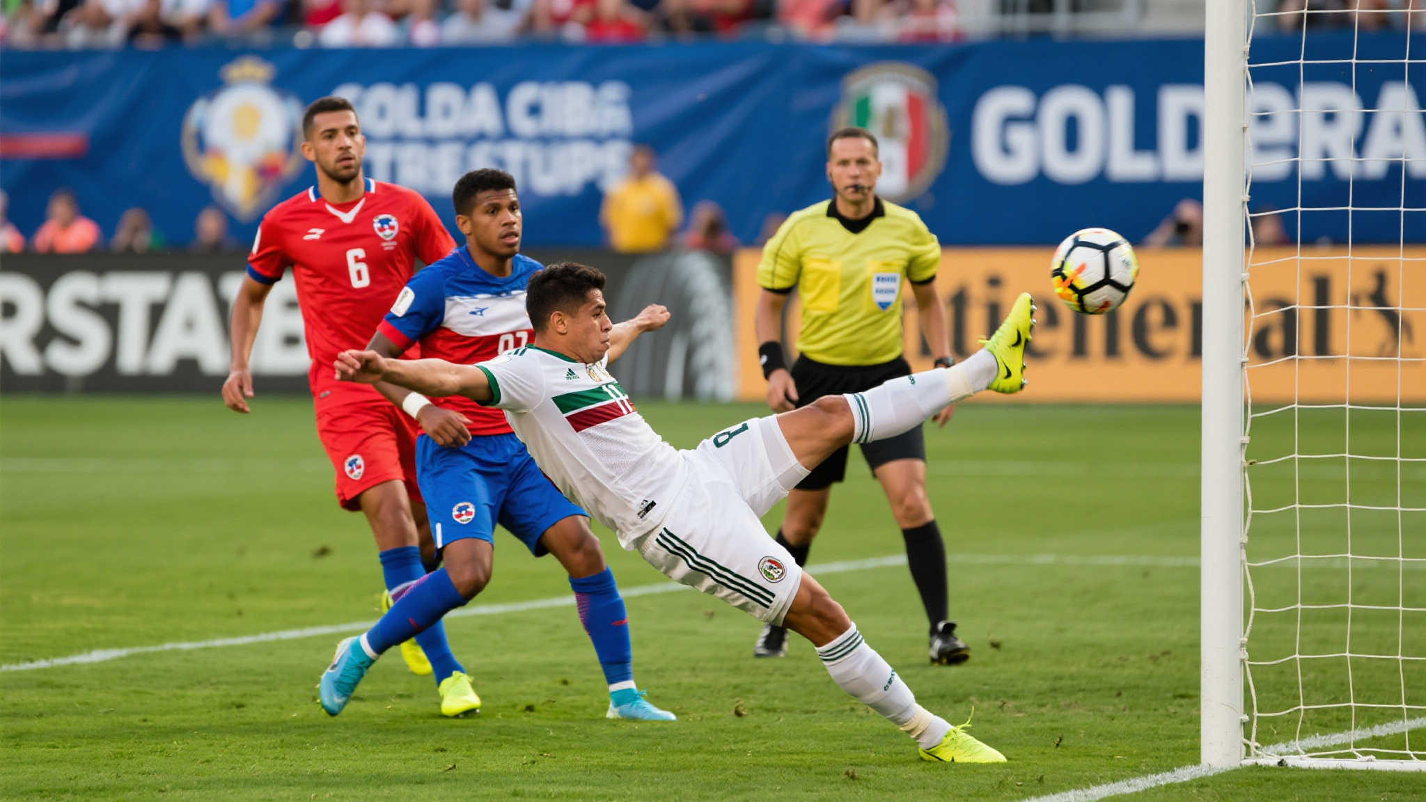 金杯赛墨西哥战平哥斯达黎加,吉梅内斯精彩倒钩因越位遗憾无效 金杯赛墨西哥战平哥斯达黎加,吉梅内斯精彩倒钩因越位遗憾无效